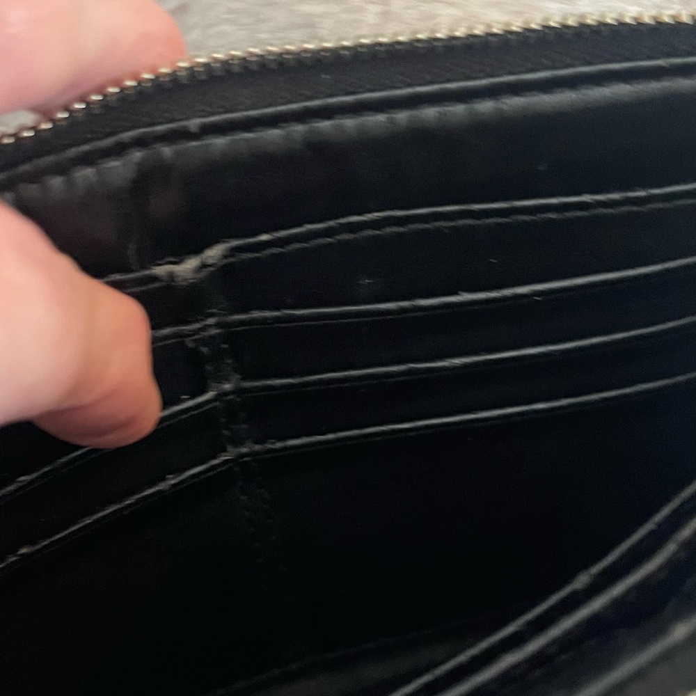 COACH Wallet with wrist strap, zipper closure, Authentic Coach Wallet - Picture 5 of 15